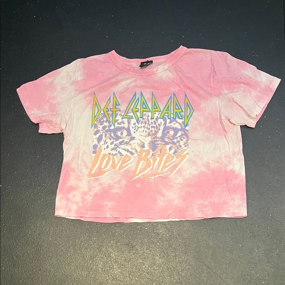 Tops - Women’s cropped Pink Tie-Dye Def Lepard